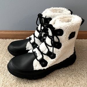 SOREL Explorer II Joan Cozy Boots - Black, Sea Salt